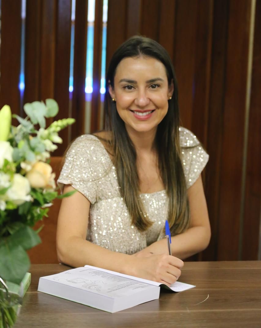 Larissa Mello - Advogada